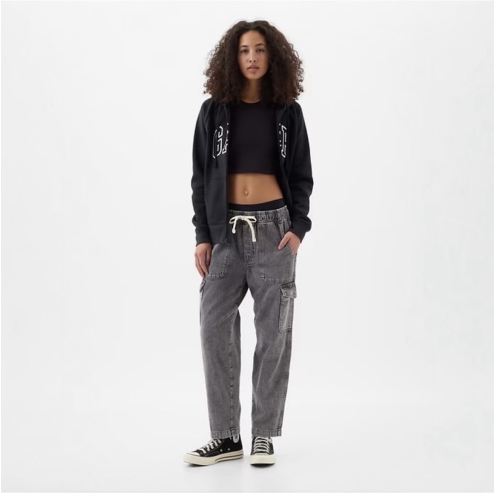 GAP Mid Rise Easy Cargo Jeans NWOT Small Black